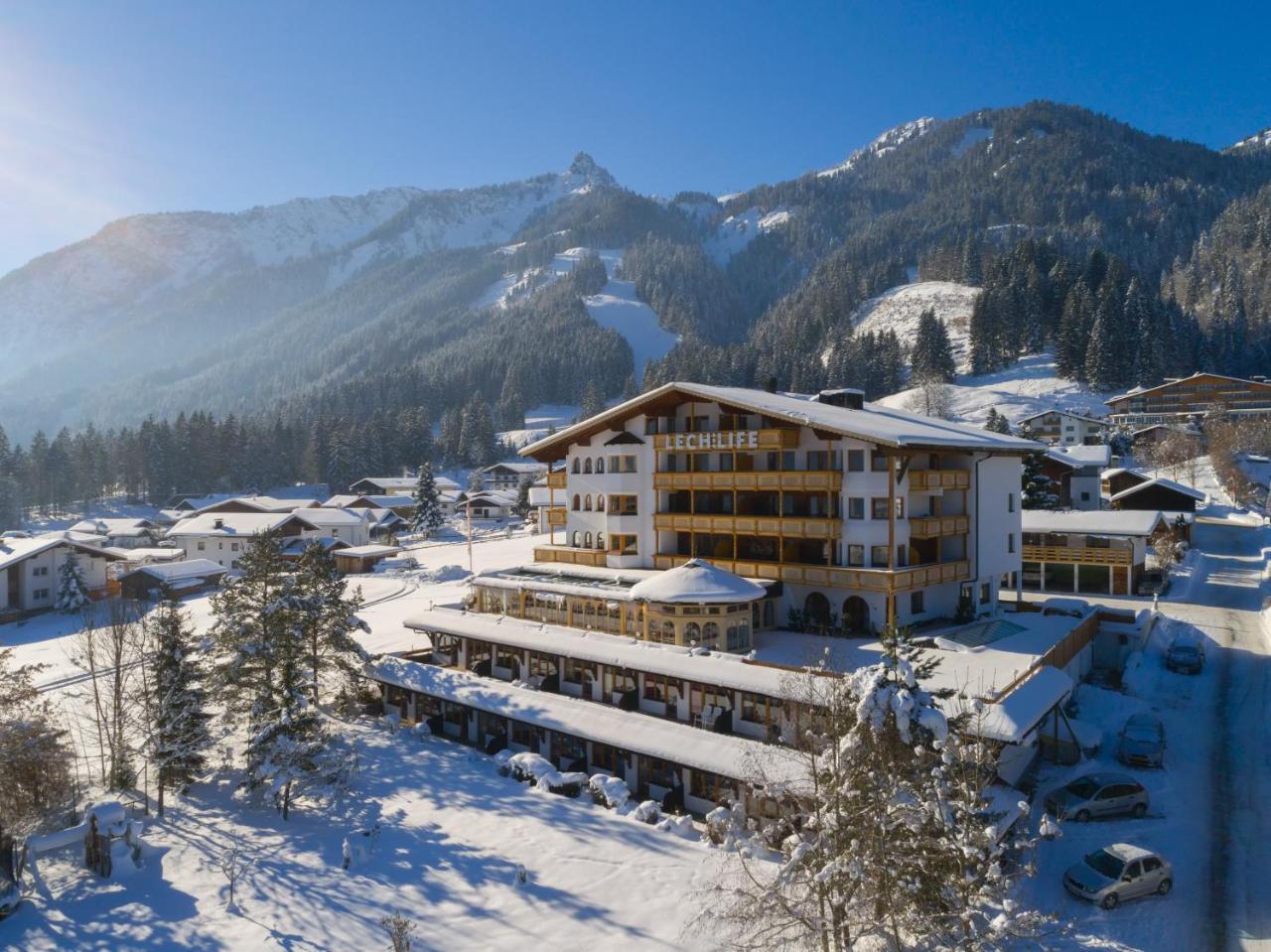 Lechlife Travelhouse Aparthotel Reutte Exterior foto